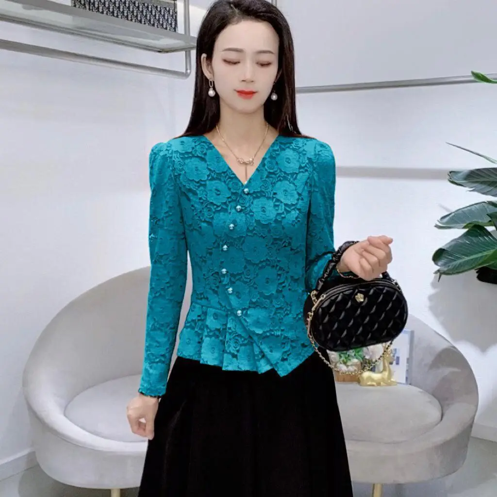 Fashionable Autumn New Style Anti-aging Long Sleeved Versatile Lace Shirt Stylish T-shirt Base Top - Image 4