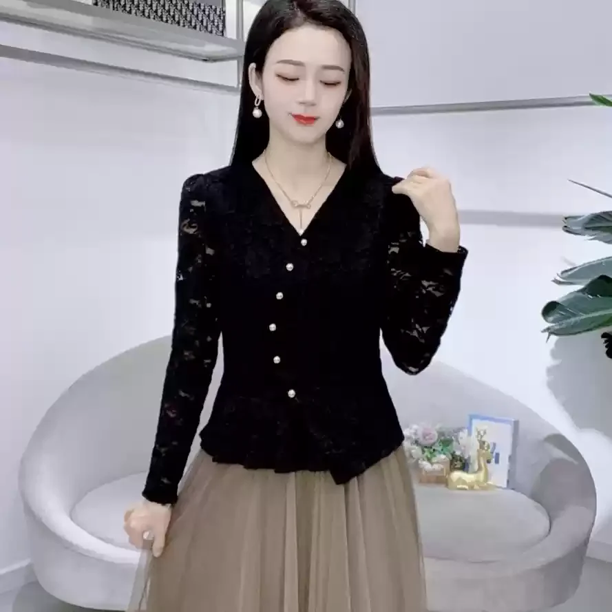 Fashionable Autumn New Style Anti-aging Long Sleeved Versatile Lace Shirt Stylish T-shirt Base Top - Image 3